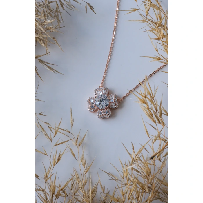 Yonca Tektaş Rose 925 Gümüş Kolye