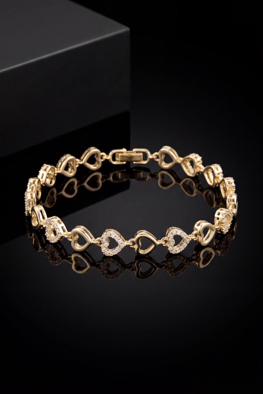 Amore Kalp Motifli Zirkon Taşlı Bileklik--14k Gold Renk Kaplama